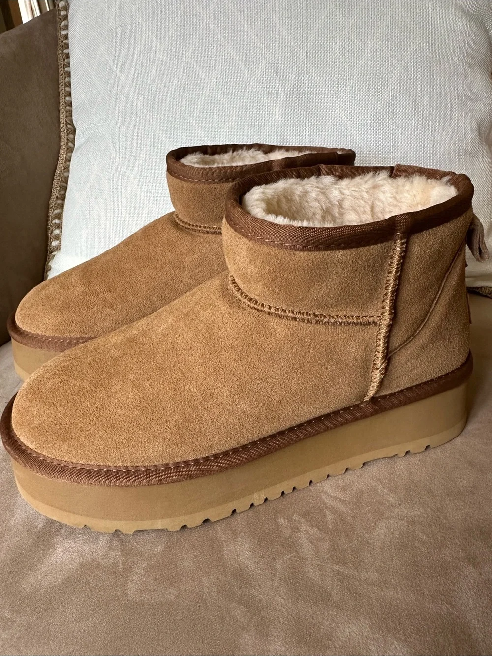 UGG Classic Ultra Mini Platform Boot - Chestnut